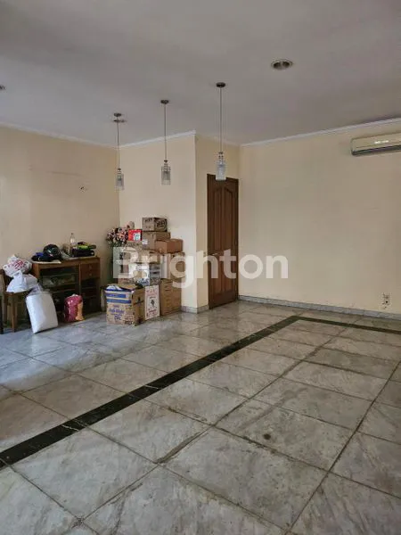 image RUMAH SUNTER HALAMAN LUAS 700M²  SHM JALAN 2 MOBIL JAKARTA UTARA (8)
