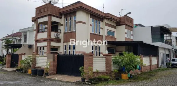 image RUMAH HOKKY MEWAH HOEK SUNGGAL (1)