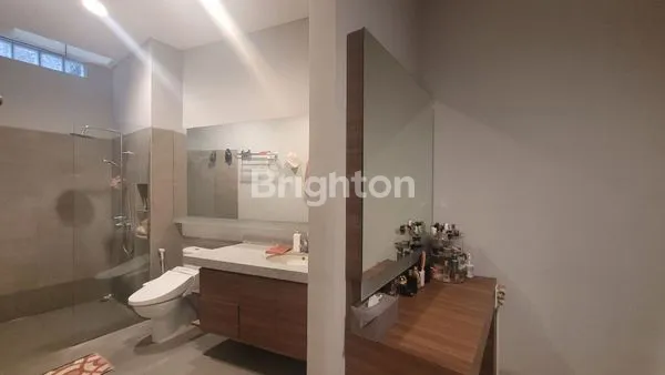 image RUMAH DENGAN SWIMMING POOL DICIMANGGIS (4)