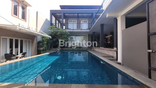 image RUMAH DENGAN SWIMMING POOL DICIMANGGIS (1)