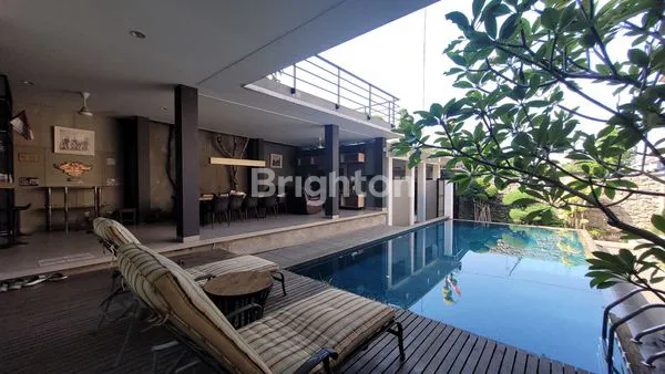 image RUMAH DENGAN SWIMMING POOL DICIMANGGIS (2)
