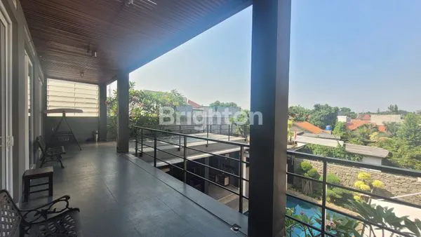 image RUMAH DENGAN SWIMMING POOL DICIMANGGIS (6)