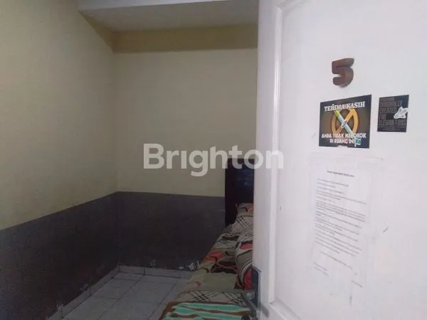 image MURAH RUKO KOS HARIAN (3 LANTAI), FULL FURNISHED (AC, TEMPAT TIDUR, PERABOT, KITCHEN SET, GEROBAK JUALAN, DLL), LOKASI DI SEBERANG UNIVERSITAS BRAWIJAYA (2)