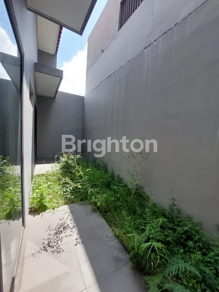 image COLOMADU SOLO BARU GRESS SIAP HUNI DEKAT PINTU TOL (4)