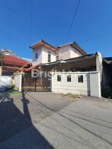 image HARGA TURUN!!! RUMAH 2 LANTAI SELANGKAH KE RAYA KENJERAN DEKAT PAKUWON CITY MALL MERR GALAXY MALL ITS UNAIR KAMPUS C (1)