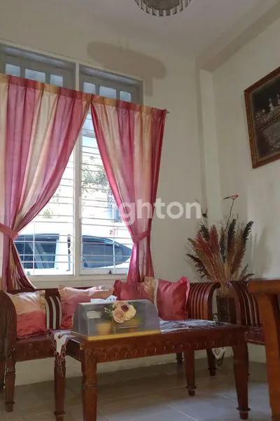 image HARGA TURUN!!! RUMAH 2 LANTAI SELANGKAH KE RAYA KENJERAN DEKAT PAKUWON CITY MALL MERR GALAXY MALL ITS UNAIR KAMPUS C (2)