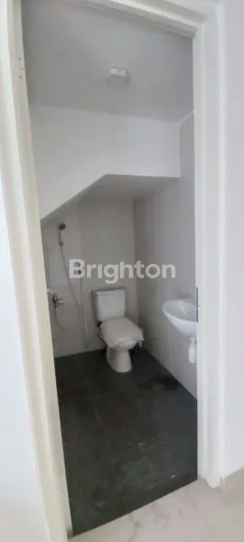 image RUKO 5 JEJER  BARU 3 LANTAI KUTISARI BESAR, DEKAT KUTISARI, SIWALANKERTO, UNI PETRA, RAYA A YANI (7)