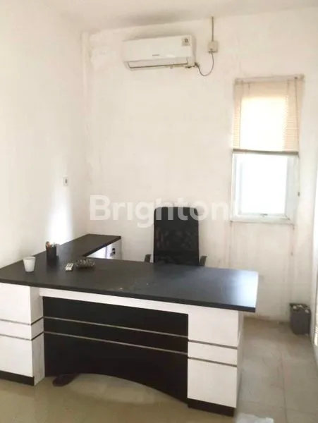 image RUKO 3 LANTAI PINGGIR JALANRAYA (7)