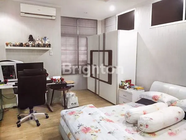 image RUMAH BESAR HOEK KOMPLEK GREEN GARDEN KEDOYA UTARA JAKARTA BARAT (8)