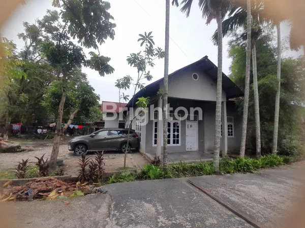 image RUMAH DENGAN HALAM LUAS JALAN BAKTI (2)