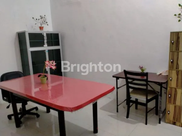 image RUMAH TINGGAL BENTUK KANTOR (7)