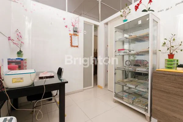 image RUMAH TINGGAL BENTUK KANTOR (2)