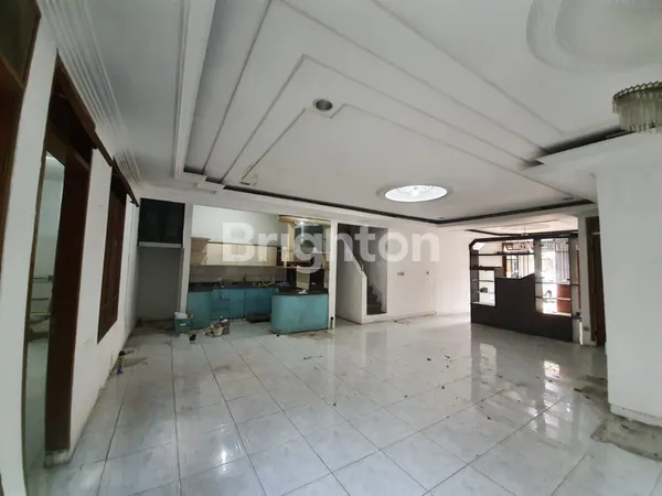 image DISEWAKAN RUMAH DARMO PERMAI TIMUR SURABAYA - STRATEGIS & BEBAS BANJIR. (8)