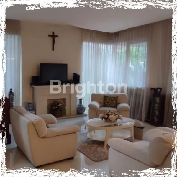 image RUMAH MEWAH MINIMALIS DAERAH DARMO  (3)