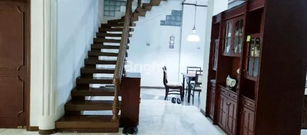 image RUMAH DITANGKI LIO TAMAN SARI JAKARTA BARAT (8)