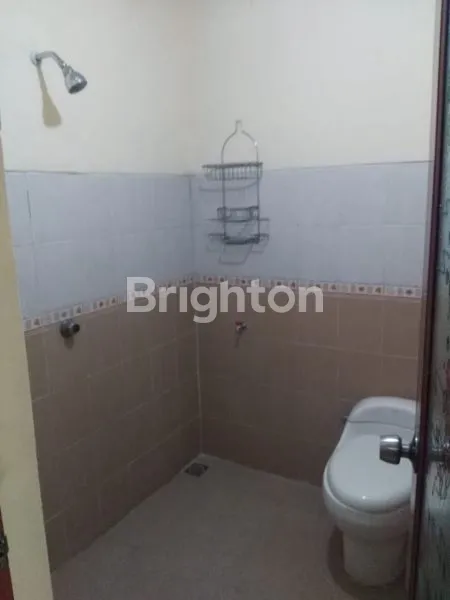 image RUMAH DENGAN LOKASI STRATEGIS DI TASIKMADU MALANG (3)