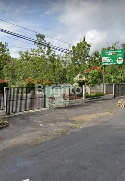 TANAH LUAS PINGGIR JALAN RAYA DEKAT LESTORAN FROG  CABIN PLAYEN GUNUNG KIDUL