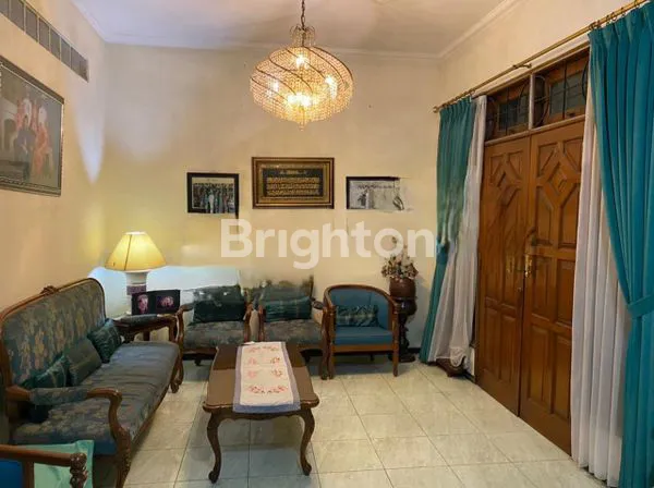image DIJUAL RUMAH 2 LANTAI STRATEGIS RAYA RESIDEN SUDIRMAN SURABAYA (3)