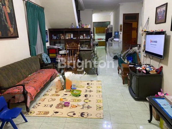 image DIJUAL RUMAH 2 LANTAI STRATEGIS RAYA RESIDEN SUDIRMAN SURABAYA (2)