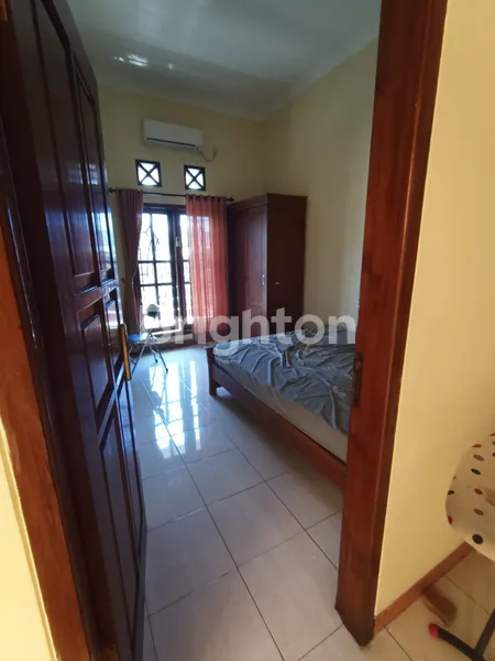 image ROW JALAN LEBAR RUMAH SIAP HUNI GUBENG KERTAJAYA !! (2)