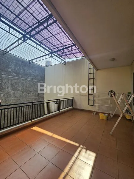 image RUMAH MEWAH TAMAN PERMATA BUANA RAPI SIAP HUNI (8)