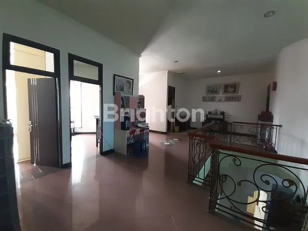 image RUMAH MEWAH SIAP HUNI, TERAWAT BANGET (6)