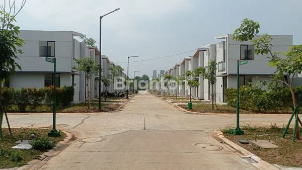 image RUMAH BARU 2 LANTAI DI CENDANA ESSENCE LIPPO KARAWACI TANGERANG  (6)