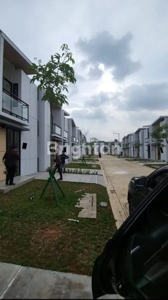 image RUMAH BARU 2 LANTAI DI CENDANA ESSENCE LIPPO KARAWACI TANGERANG  (1)