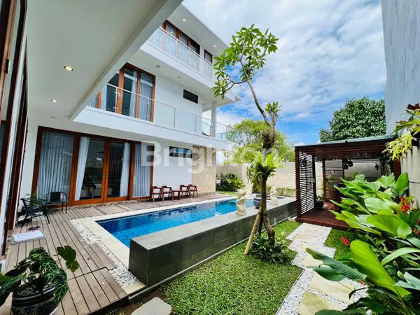 image VILLA MEWAH DAN MODERN 4BR PRIVATE POOL JIMBARAN (2)