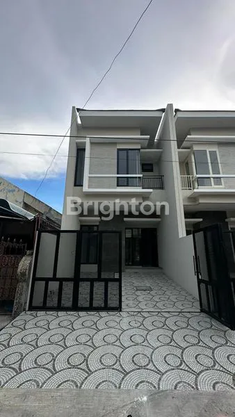 image DIJUAL RUMAH TIPE MINIMALIS  2 LT BARU GRESS, KUTISARI INDAH, DEKAT SIWALANKERTO, UNI PETRA, JEMURSARI, RAYA A YANI (1)