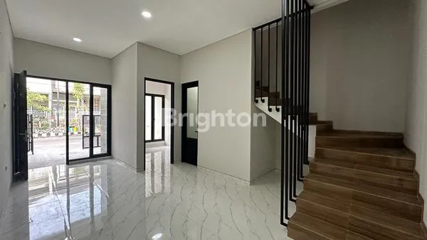 image DIJUAL RUMAH TIPE MINIMALIS  2 LT BARU GRESS, KUTISARI INDAH, DEKAT SIWALANKERTO, UNI PETRA, JEMURSARI, RAYA A YANI (3)