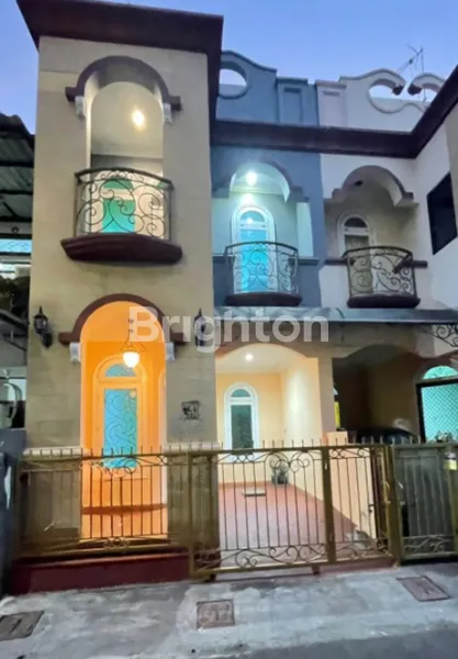 image RUMAH SIAP HUNI 3 LANTAI DI TANJUNG DUREN JAKARTA BARAT (1)