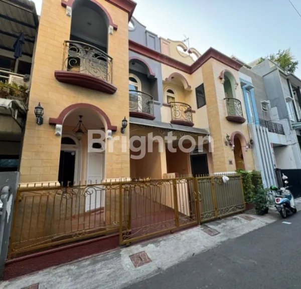 image RUMAH SIAP HUNI 3 LANTAI DI TANJUNG DUREN JAKARTA BARAT (2)