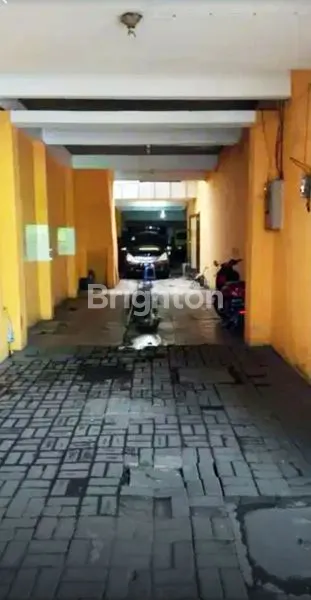 image *SHOWROOM 2 LANTAI / TEMPAT USAHA/ KOS KOSAN/  LOKASI SANGAT STRATEGIS DI BISNIS DISTRICT. (5)