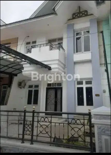 VILLA MEWAH DI CEMARA HIJAU