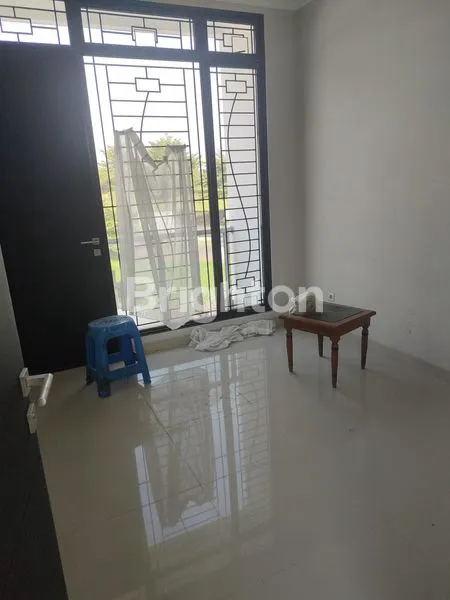 image RUMAH CANTIK MINIMALIS METLAND TRANSYOGI (6)