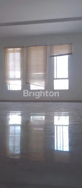 image RUKO EKS SHOWROOM DI AREA BISNIS STRATEGIS ARCAMANIK (8)