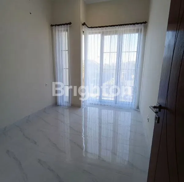 image RUMAH 2LANTAI SCANDINAVIAN LOKASI TERBAIK SUTOREJO (2)