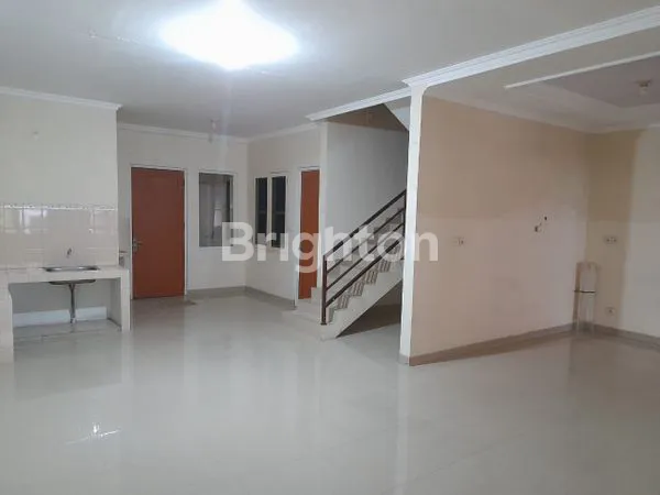 image RUMAH JELAMBAR 2LANTAI LOKASI STRATEGIS GROGOL PETAMBURAN JAKARTA BARAT  (2)