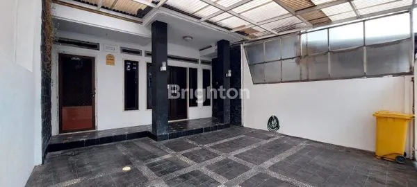 image RUMAH MURAH 1,5 LANTAI LOKASI STRATEGIS DI RADIO DALAM JAKARTA SELATAN  (2)