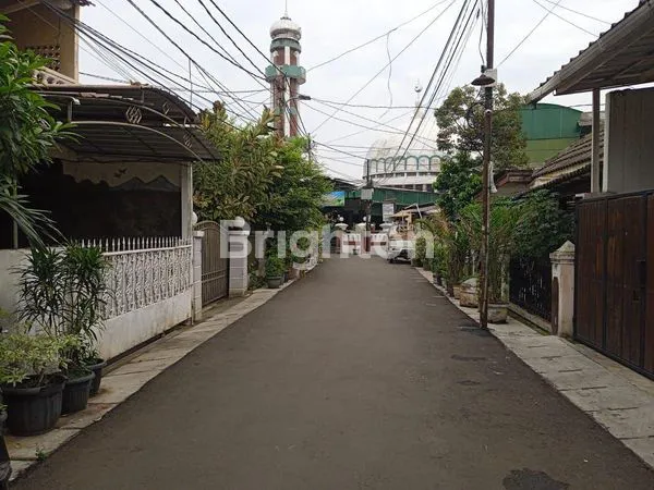 image RUMAH MURAH 1,5 LANTAI LOKASI STRATEGIS DI RADIO DALAM JAKARTA SELATAN  (8)