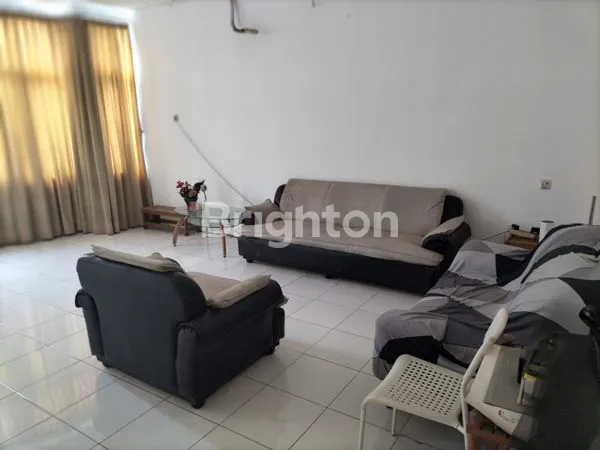 image RUMAH JELAMBAR 4LANTAI SIAP HUNI LOKASI STRATEGIS GROGOL PETAMBURAN JAKARTA BARAT  (4)