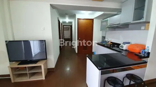 image BALKON LUAS APARTEMENT WATERPLACE TOWER A (1)