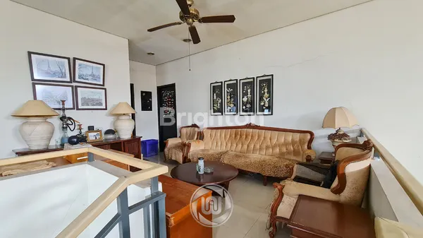 image RUMAH CLASSIC 1.5 LANTAI SANGAT TERAWAT DI PISANGAN CIPUTAT TIMUR, TANGERANG SELATAN (6)