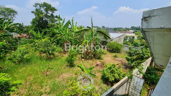 image RUMAH CLASSIC 1.5 LANTAI SANGAT TERAWAT DI PISANGAN CIPUTAT TIMUR, TANGERANG SELATAN (8)