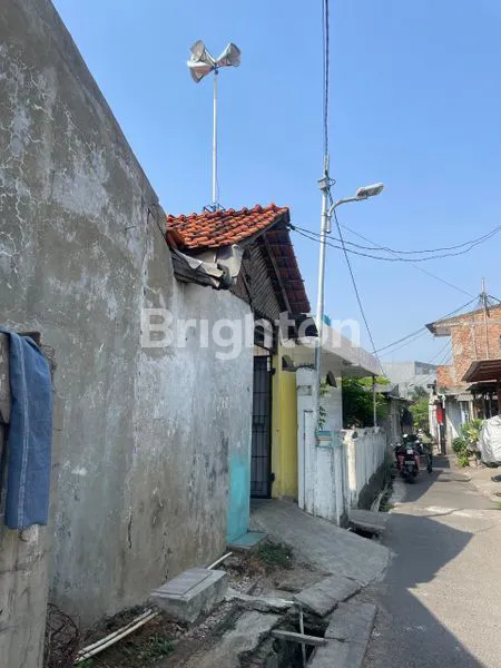 image JUAL RUMAH TUA HITUNG TANAH DAERAH RAMAI PENDUDUK  (5)