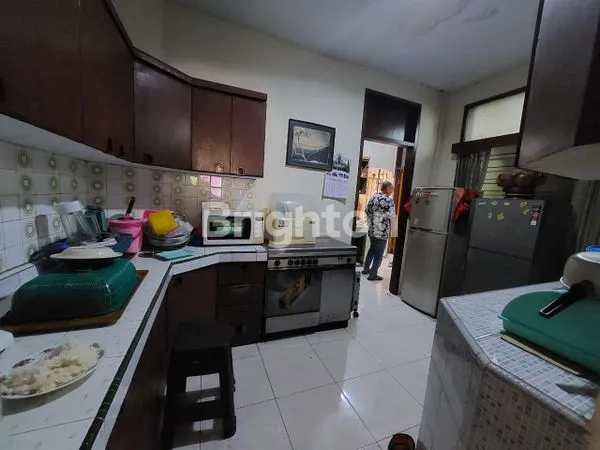 image RUMAH BESAR DI AREA STRATEGIS (6)