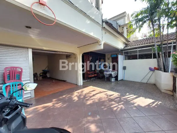 image RUMAH BESAR DI AREA STRATEGIS (8)