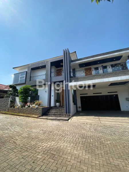 image BUTUH JUAL CEPAT RUMAH MEWAH 2 LANTAI MIJEN SEMARANG (1)
