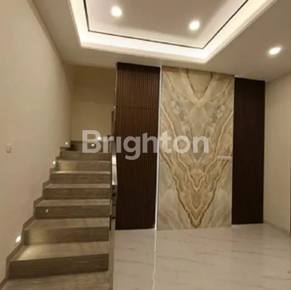 image RUMAH BARU SCANDINAVIAN MEWAH, SEMI FURNISH, AREA SUTOREJO SURABAYA TIMUR (8)